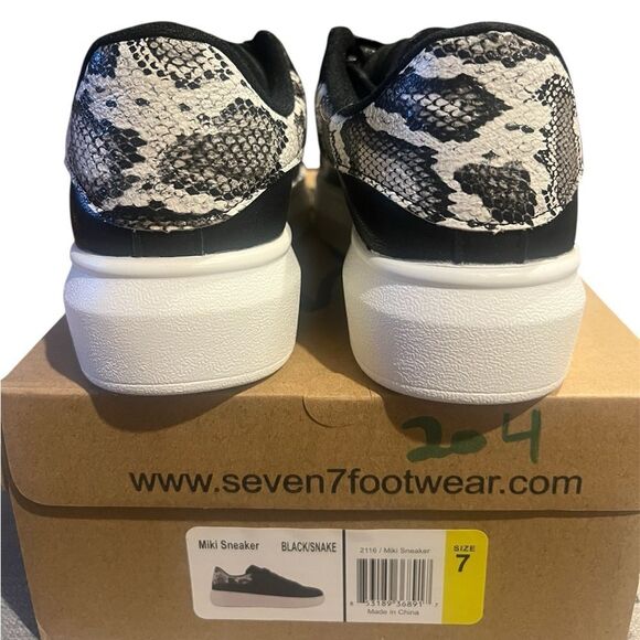 NWT women's Seven7 Miki low top platform sneakers size 7 - Picture 3 of 5